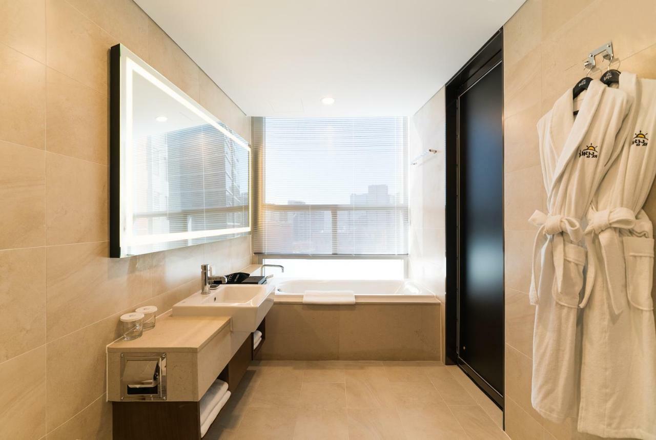 Hotel Haedamchae Seoul Bagian luar foto